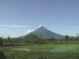 mtmayon.jpg (47144 bytes)